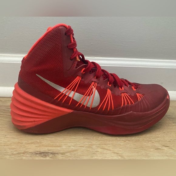 Nike Hyperdunk Sneakers - Picture 3 of 12